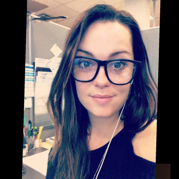 Meet your Posher, Cynthia - Picture 1 of 1